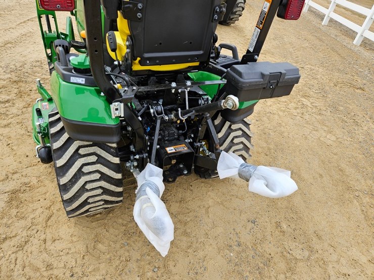 2024-john-deere-1025r-image-22