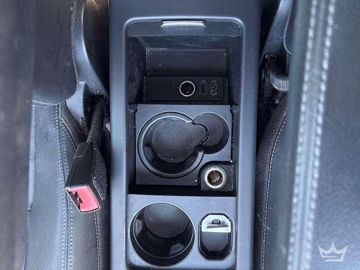 2014-land-rover-lr2-awd-suv-image-21