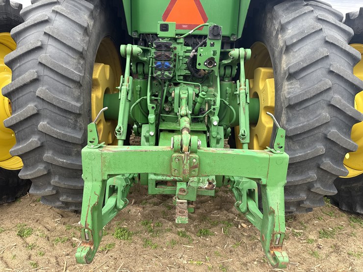 john-deere-8245r-image-9