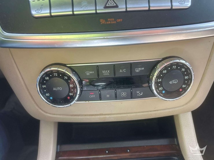 2013-mercedes-benz-gl450-image-31