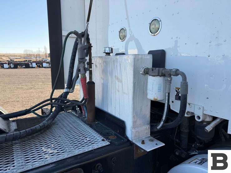 2019-kenworth-t680-image-40