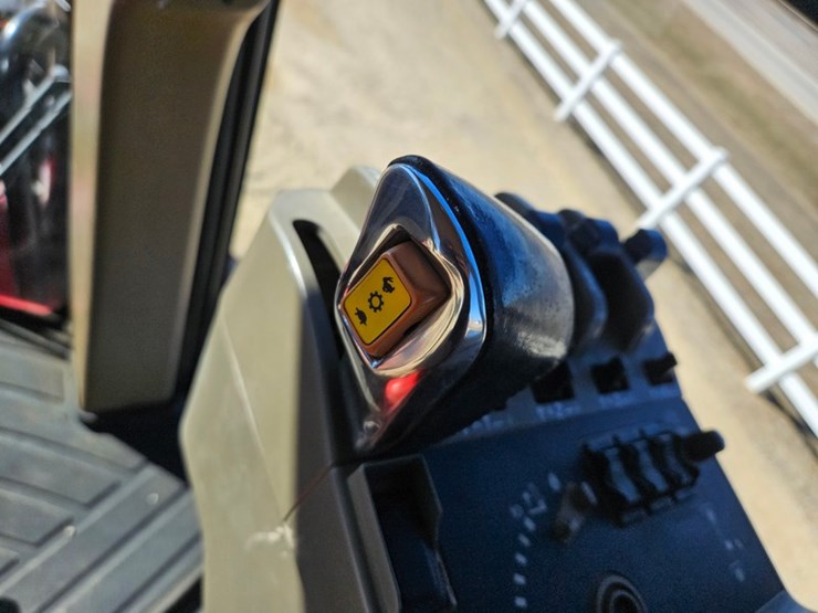 case-ih-375-image-29