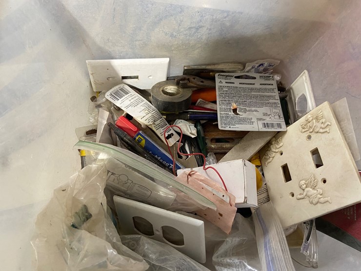 #115-•-tote-of-misc-and-2-jugs-antifreeze-image-4