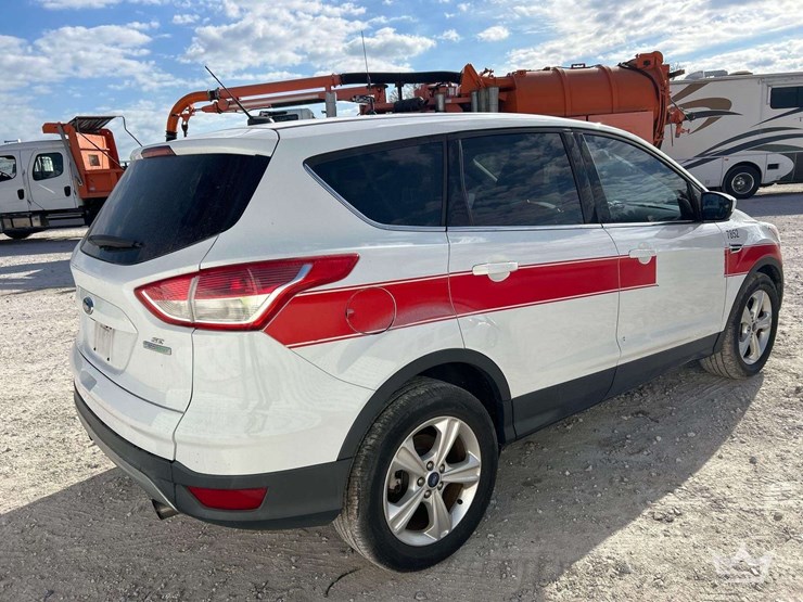 2015-ford-escape-image-3