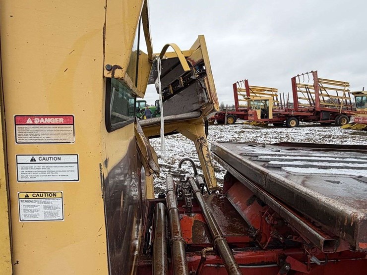 new-holland-1095-image-11