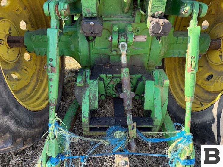 1992-john-deere-4560-image-23