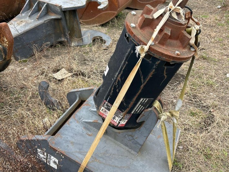 john-deere-pa40-planetary-auger-excavator-attachment-image-3