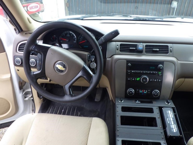 2014-chevrolet-tahoe-image-9