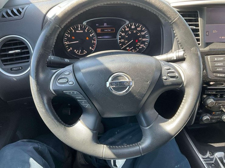 2017-nissan-pathfinder-image-13