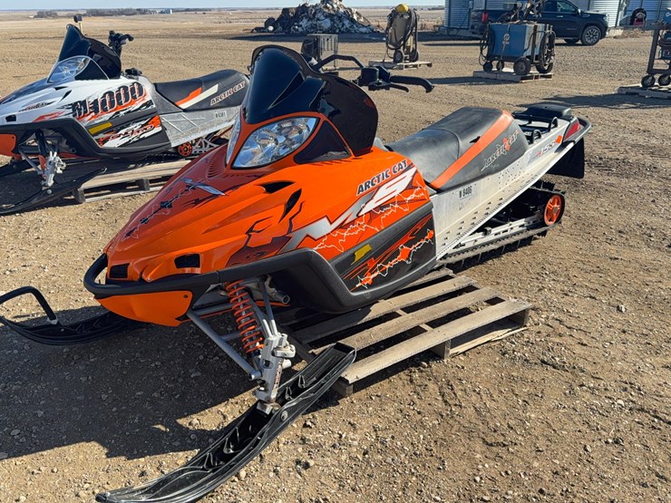 2007-arctic-cat-snowmobile-image-12
