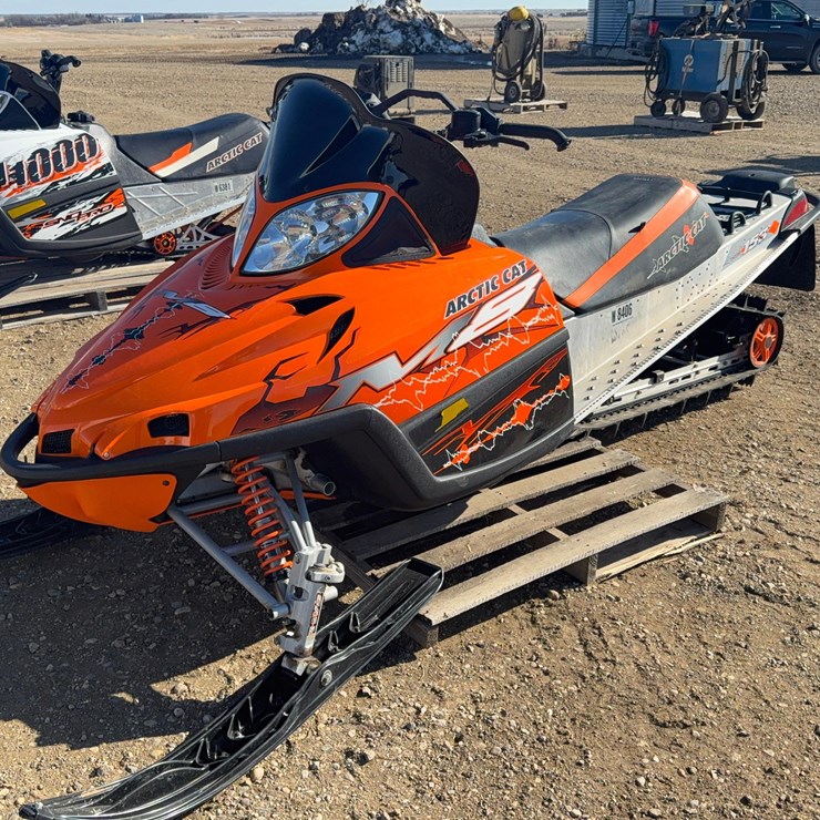 2007 Arctic Cat M8 Snowmobile