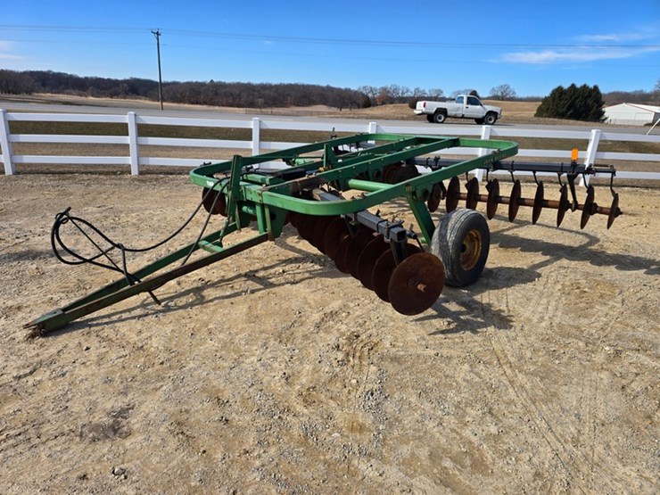 john-deere-111-image-1