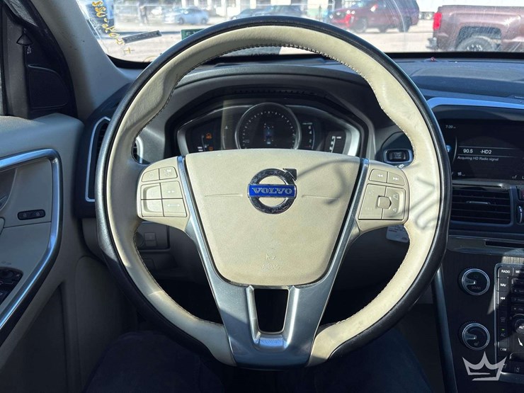 2016-volvo-xc60-image-16