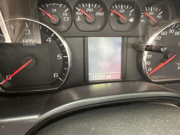 2016-chevrolet-3500hd-image-19