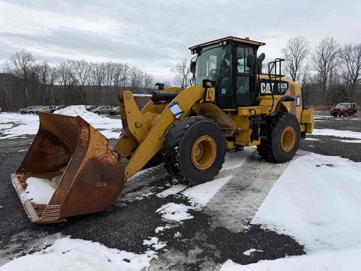 2014-caterpillar-962k-image-1