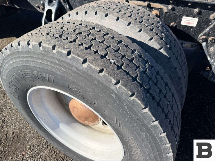 2019-kenworth-t680-image-28