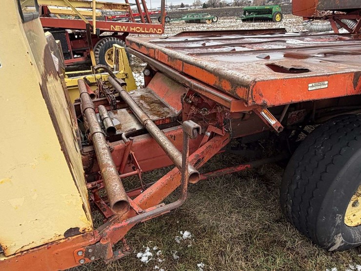 new-holland-1075-image-17