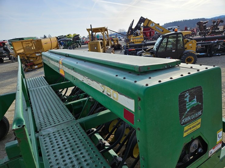 john-deere-750-image-26