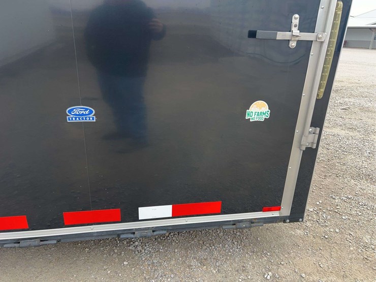 2016-stealth-viper-24'-enclosed-trailer-image-28