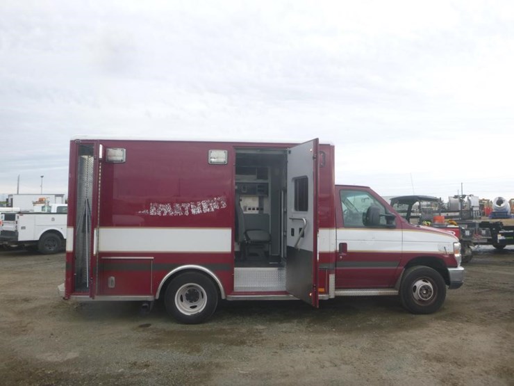 2014-ford-e350-image-8