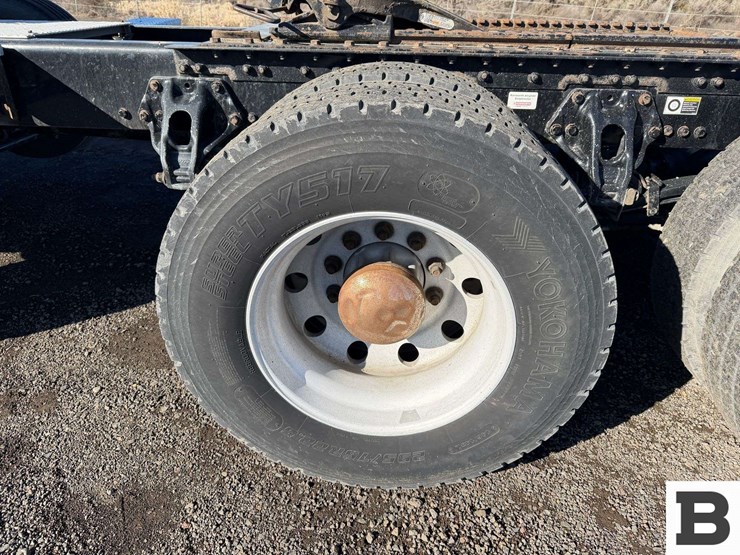 2019-kenworth-t680-image-27