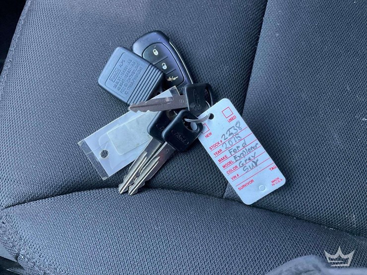 2015-ford-explorer-image-35