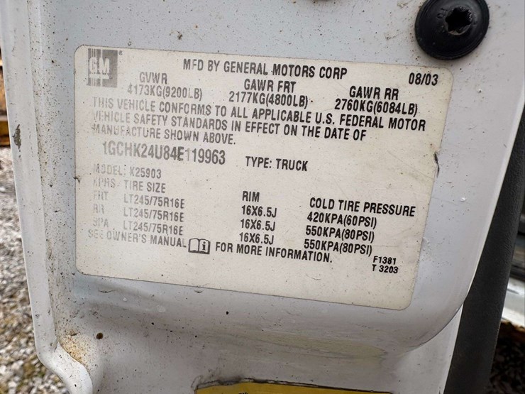 2004-chevrolet-silverado-pickup-with-plow-and-liftgate-image-22