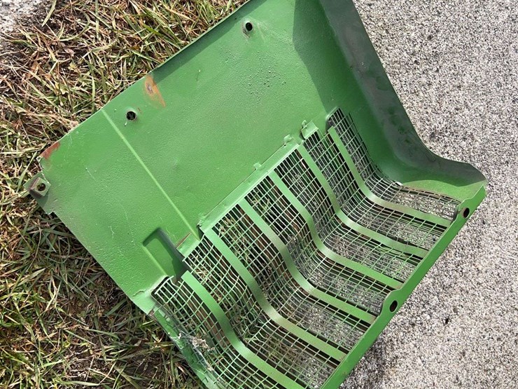 john-deere-model-h-hood-and-grille-panels-image-5
