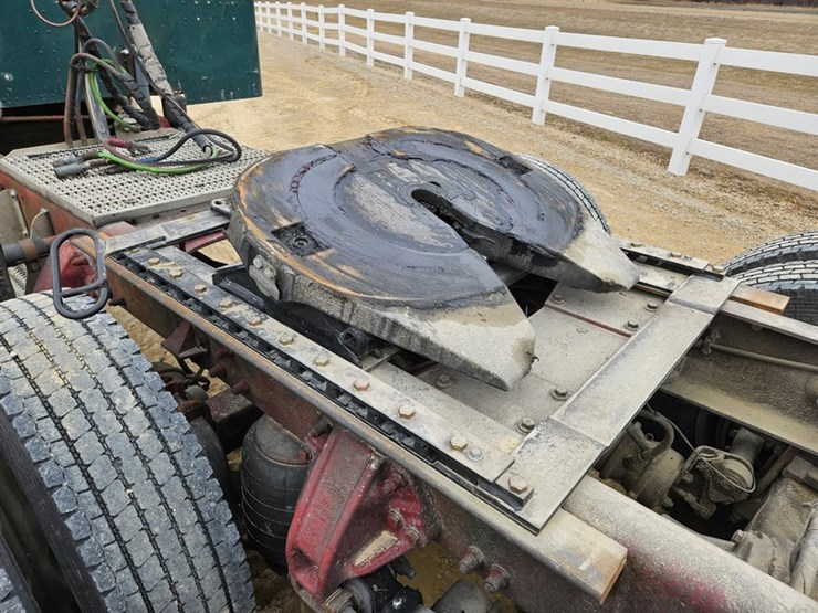 2006-peterbilt-379-image-21