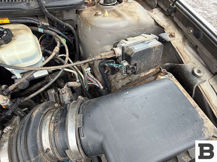 2001-cadillac-deville-sedan-image-22