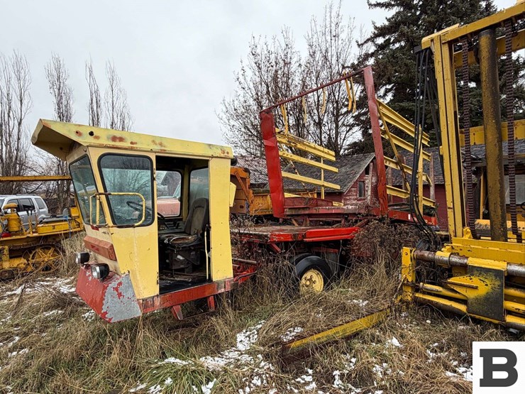 new-holland-1075-image-1