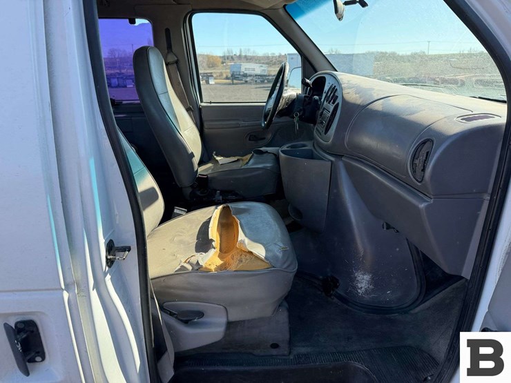 1999-ford-econoline-350-image-23