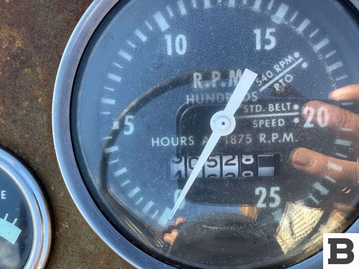 massey-ferguson-165-image-27