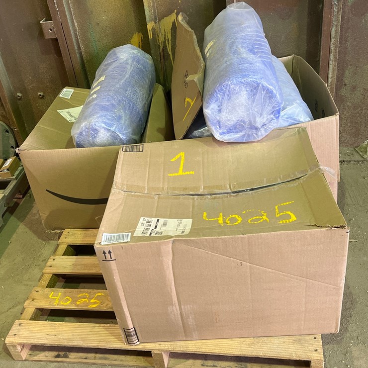 #4025 • 3 BOXES OF BLUE BUCKETS 13 BUCKETS PER PACK APPEARS UNUSED