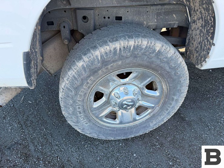 2017-dodge-2500-image-21