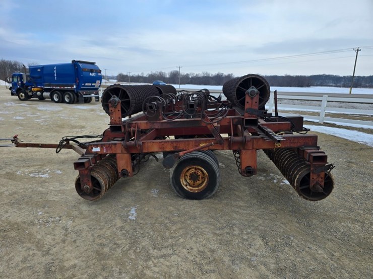 international-415-image-2