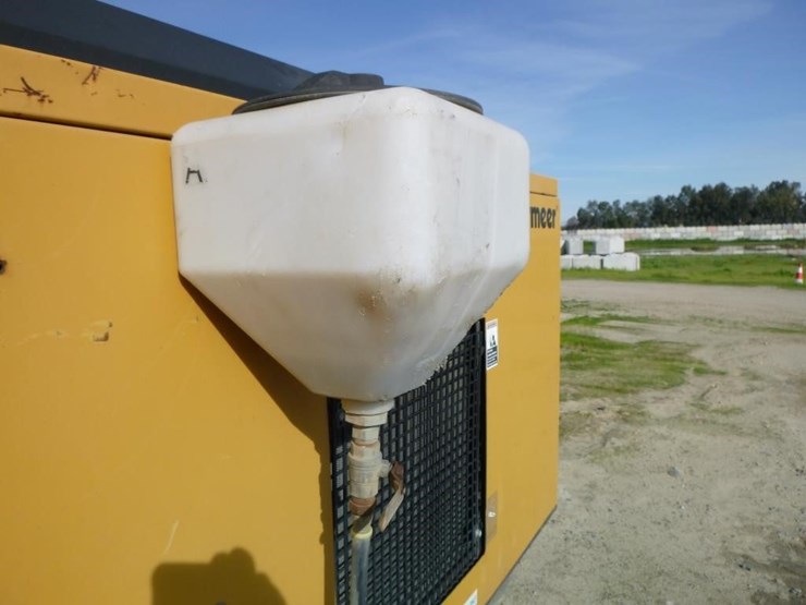 2013-vermeer-v500-image-11