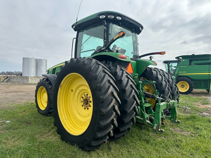 john-deere-8285r-image-4