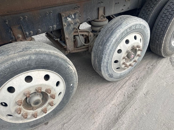 2019-mack-gr64b-quad/a-dump-truck-image-14