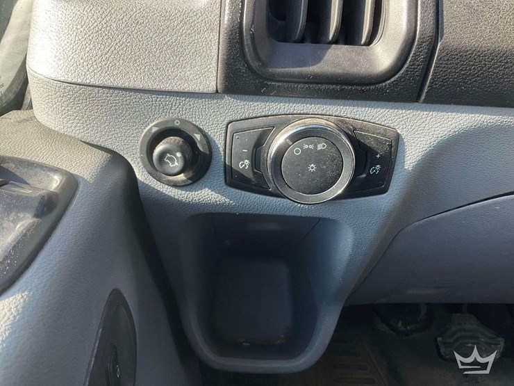 2016-ford-transit-image-18