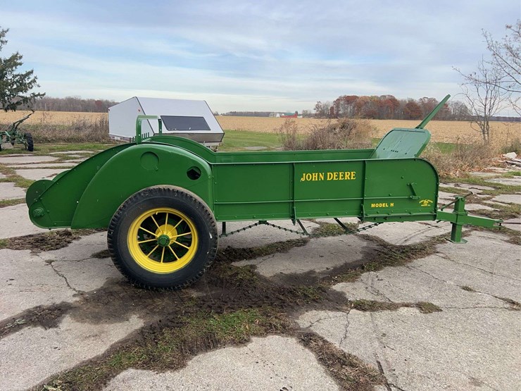john-deere-model-h-manure-spreader-image-6