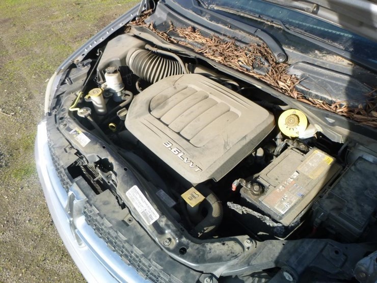 2014-dodge-grand-caravan-image-24