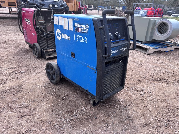 #2821-•-miller-millermatic-252-welding-machine-image-2