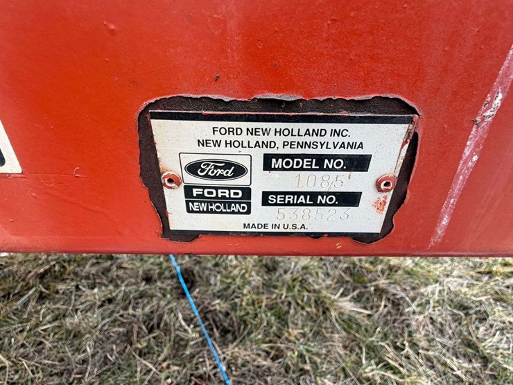 new-holland-1085-image-34