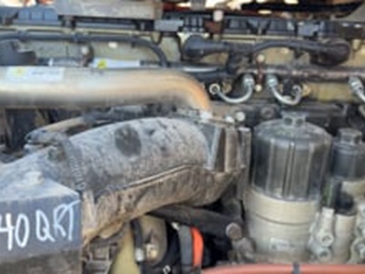 2014-freightliner-cascadia-125-image-45