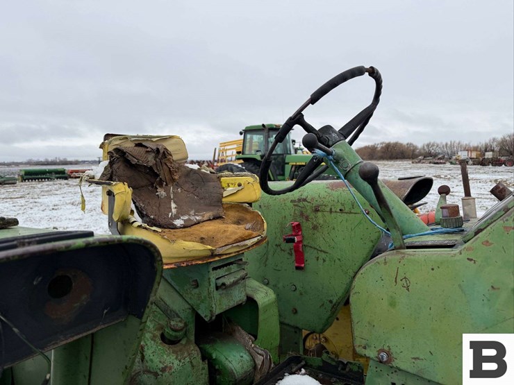 john-deere-4010-image-29