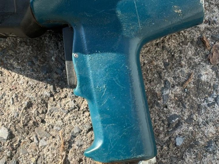 #102-•-bosch-concrete-hammer-drill-image-11