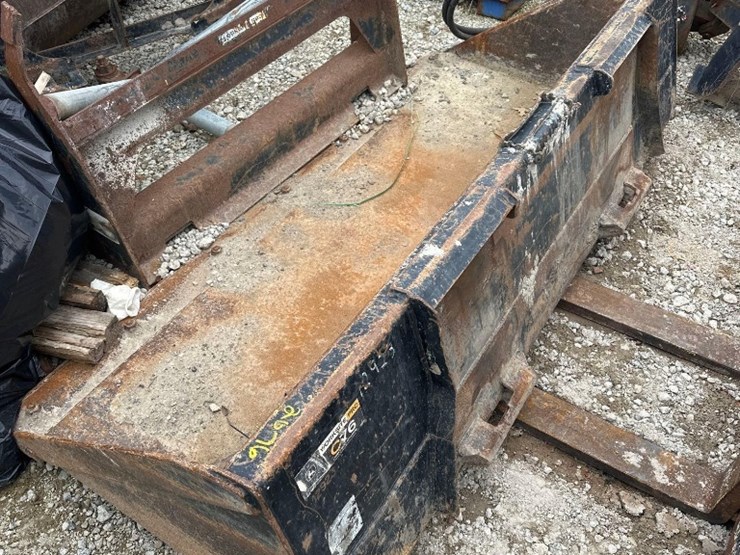 2018-deere-331g-image-10