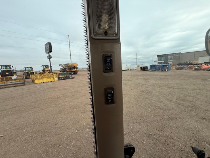 2006-john-deere-3420-image-37