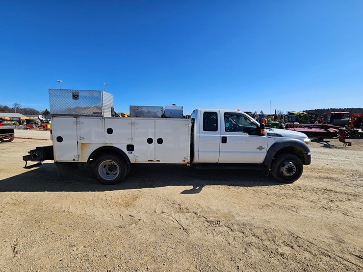 2011-ford-f550-image-6